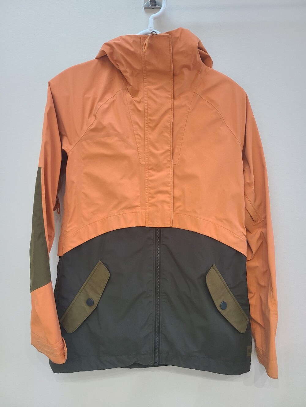 MEC Trackback Ski Jacket - Picture 2 of 15